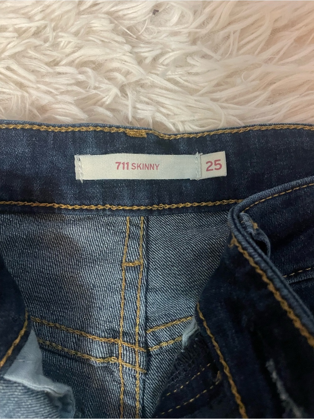 Levi's 711 Skinny Jeans in indigo blue
